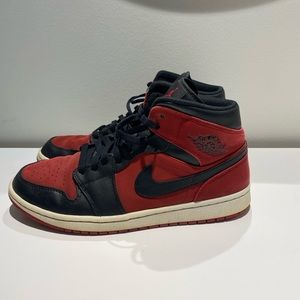 Air Jordan 1 Mid Size 11.5 MENS